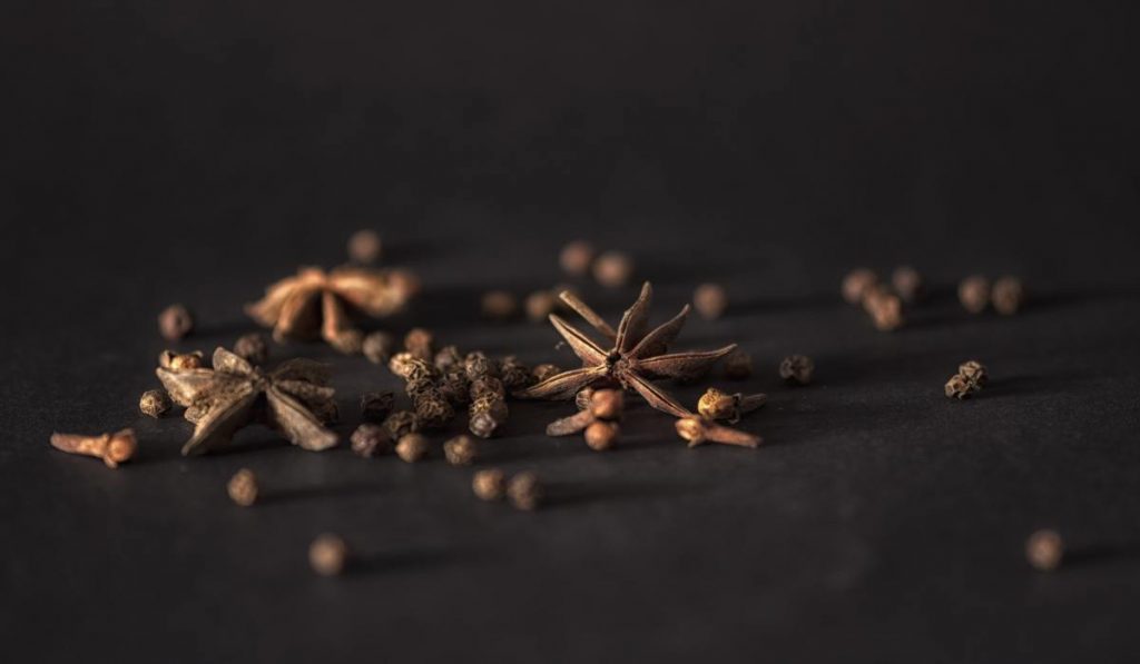 Cloves have the excellent power to drive pain and aches away from your body.