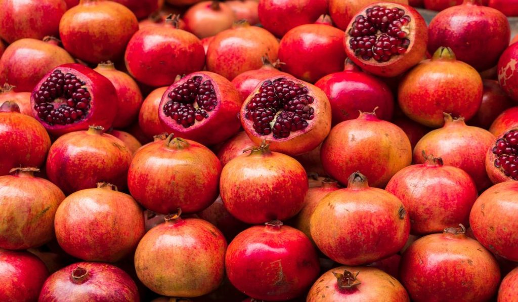 Pomegranates can prevent heart disease while controlling the oxidation of plague in the artery walls.
